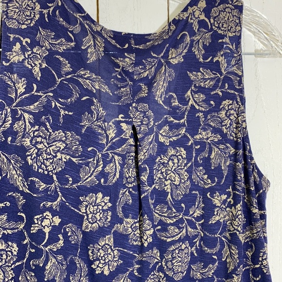 Lucky Brand Top - Picture 6 of 7